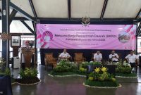 Bupati Purworejo Hj Yuli Hastuti dalam acara Forum Konsultasi Publik dan Pembukaan Masa Musyawarah Perencanaan Pembangunan (Musrenbang) Kabupaten Purworejo Tahun 2024.