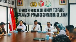 Sentra Penegakan Hukum Terpadu (Gakkumdu) Provinsi Sumatera Selatan dalam konferensi pers terkait dugaan pelanggaran pemilu oleh oknum kepala desa di Ogan Ilir, bertempat di ruang media center Bawaslu Provinsi Sumsel, Rabu (31/1/2024) sore.