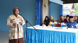 Bupati Purworejo Hj Yuli Hastuti SH dalam acara selamatan beroperasinya Terminal Penumpang Type C, di kios Terminal Purwodadi Jum'at (02/02/2024).