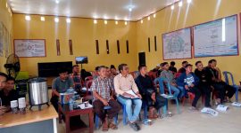 Peserta kegiatan TOT (trade of training) Bawaslu PALI di Kantor Kepala Desa Tanah Abang Jaya, Kecamatan Tanah Abang, Jumat (9 Febuari 2024).