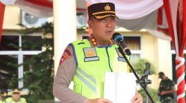 Kapolres Pali AKBP Khairu Nasarudin SIK MH, saat Apel pergeseran pasukan personil Pam TPS dalam rangka Operasi Mantab Brata Musi 2024, Minggu (11/02/2023 pagi, di halaman Mapolres PALI.