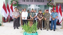 Pangdam XVIII/Kasuari, Mayjen TNI Ilyas Alamsyah, S.E., M.Tr.(Han)., CGCAE., dalam sambutannya saat mengikuti acara peresmian Rumah Sakit Pusat Pertahanan Negara (RSPPN) Panglima Besar Soedirman dan 25 Rumah Sakit TNI yang satu diantaranya RS Tk. III J.A Dimara oleh Presiden RI, Joko Widodo dan Menteri Pertahanan (Menhan) Prabowo Subianto secara Virtual, di Manokwari, Papua Barat, pada Senin (19/2/2024).
