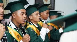 Mahasiswa IAIAN Purworejo saat diwisuda