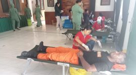 Kegiatan Donor Darah di Aula Kodim, Teluk Wondama, Wasior, Papua Barat, pada Selasa (27/2/2024).