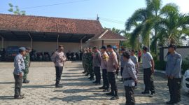 Apel kesiapan pengamanan Rapat Pleno Terbuka Rekapitulasi Penghitungan Suara di Kantor Kecamatan Suboh, Selasa (20/02/2024).