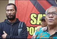 Foto dari kanan, Abu Yusuf (pengacara)  dan Tumirin. (Foto: Fauzi/Realita Publik)