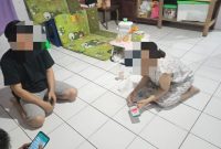Seorang laki-laki terlihat di rumah dinas bidan di Kabupaten Purworejo. (Foto Istimewa)