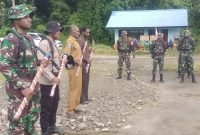 Kodim 1811/Teluk Wondama saat gelar upacara pembukaan TMMD Ke-120 di Kampung Yabore, Kabupaten Teluk Wondama.(Foto: Istimewa)