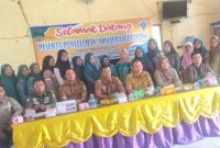 Foto bersama, Kepala Desa Tanjung Dalam, Daini, bersama kader perempuan Desa Tanjung Dalam, Kecamatan Tanah Abang, Kabupaten PALI. 