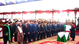 Saat Pembacaan Sumpah dan Janji 35 Orang Anggota DPRD Merangin yang baru dilantik.(Foto: Mansurdin)