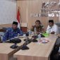 Pj Bupati Merangin H Mukti, saat mengikuti Rakor Pengendalian Inflasi Daerah secara zoom meeting dari Ruang MPC Bappeda Merangin, Senin (17/9).