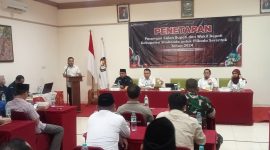 Ketua KPU Situbondo, Hadi Prayitno, saat memberikan sambutan. (Foto. Arief Yuda/realitapublik.id)