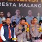 Kapolresta Malang Kota Kombes. Pol. Budi Hermanto, S.I.K, M.Si saat konferensi pers.
