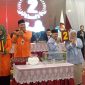 Kedua paslon saat foto bersama usai pengambilan nomor urut (Foto. Arief Yuda)