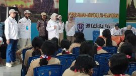 Penyuluh dari Generasi Anti Narkotika Nasional (GANN) Malang Raya saat sosialisasi bahaya Narkoba di SMPK Budi Mulya, Lawang, Kabupaten Malang. 