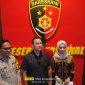 Kasatreskrim Polresta Malang Kota Kompol I Gusti Agung Ananta Pratama didamping kanit PPA Iptu Khusnul Khotimah saat beri keterangan pers kasus begal payudara.