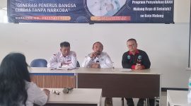 Ketua DPC Generasi Anti Narkotika Nasional (GANN) Dwi Indrotito Cahyono, S.H (kedua dari Kanan) saat membuka Rapat Koordinasi Dan Sosialisasi Program Penyuluhan Di Sekolah Se Kota Malang.