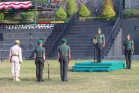 Irdam XVIII/Kasuari, Brigjen TNI Musa David M. Hasibuan, S.I.P., M.A.B., saat pimpin Upacara Bendera 17 Oktober 2024, dilapangan Makodam, Trikora, Arfai 1, Manokwari, Papua Barat. 