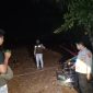 Petugas dari Polres Kebumen dan warga di TKP, area pesawahan Desa Ambalkliwonan, Kecamatan Ambal.