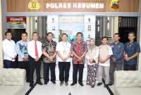Foto bersama, Kapolres Kebumen dan Tim monitoring dan evaluasi Direktorat Tahanan dan Barang Bukti Polda Jawa Tengah.