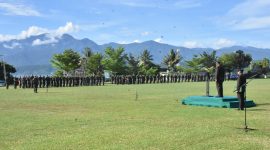 Upacara Peringatan Hari Pahlawan 2024, di Lapangan Markas Komando Daerah Militer XVIII/Kasuari, Papua Barat, pada Minggu (10/11/2024). 