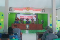 Camat Mlandingan besama Danramil Mlandingan, dan Kanit Propam Polsek Mlandingan, saat Rakor Pengamanan Pilkada serentak 2024 yang diikuti sejumlah personel Linmas, di Aula Kantor Desa Sumber Pinang.