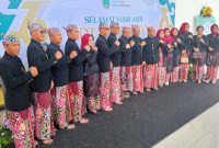 Para pejabat Pemerintah Kota Pasuruan saat foto bersama di depan gedung kesenian 