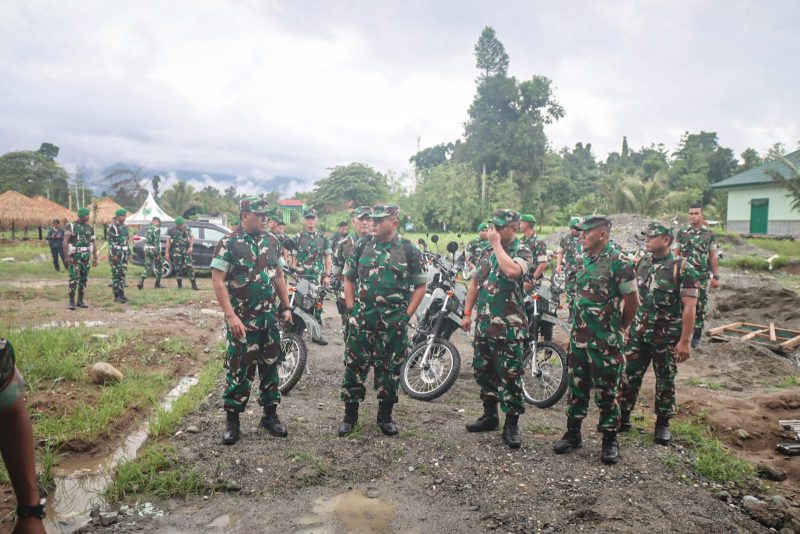 Asisten Logistik Kepala Staf Angkatan Dara, Mayor Jenderal TNI Adisura Firdaus Tarigan, melakukan kunjungan kerja ke Kabupaten Manokwari Selatan (Mansel), Papua Barat, Senin (10/3/2025).