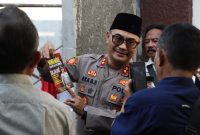 Kapolres Kebumen AKBP Eka Baasith memberikan sosialisasi kepada masyarakat terkait layanan Cell 110 Polri. 