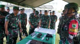 Kapoksahli Pangdam XVIII/Kasuari, Brigjen TNI Juniras Lumbantoruan, S.Sos., M.Si., pimpin Riksiap Ops Satgas Pamtas RI-PNG Kewilayahan Yonif 763/SBA. 