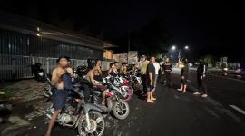 Anggota Polres Situbondo melaksanakan kegiatan rutin yang ditingkatkan (KRYD) patroli dan penertiban liar yang meresahkan masyarakat, Sabtu (15/3/2025) malam.