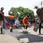 Pelaksanaan rehabilitasi ruas jalan Desa Terusan Kecamatan Sindang, Indramayu. 