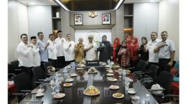 Foto bersama usai rapat koordinasi kampanye jantung sehat bagi masyarakat, di ruang rapat Meuligoe Gubernur Aceh.(Foto. Istimewa).