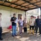 Ketua Mahkamah Syar'iyah Jantho Dr. Muhammad Redha Vahlevi saat memberikan arahan kepada tim pelaksana sidang pemeriksaan setempat perkara sengketa warisan di Gampong Tanjung Dayah Kecamatan Darussalam, Kabupaten Aceh Besar. (Foto. Istimewa)