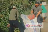 Kegiatan gotong royong bersih-bersih di jalur utama Buniaga Kampung Baru, Desa Sukaresmi, Kecamatan Tamansari, Kabupaten Bogor. (Foto: Lucy/realitapublik.id)