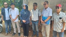 Wakil walikota pekalongan, Balqis Diab, dan kuasa hukum dari kantor hukum Ganesa bersama Himawan waketum IKALA, saat berkunjung ke rumah korban