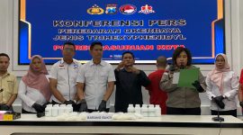 Polres Pasuruan dalam konferensi pers ungkap kasus peredaran obat keras berbahaya (Okerbaya) yang dapat merusak generasi muda, Rabu (28/05/25). (Foto: Koko/realitapublik.id)