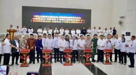 Menteri Koordinator Bidang Pangan Zulkifli Hasan bersama Wakil Menteri Dalam Negeri Bima Arya Sugiarto, dan Wakil Menteri Kelautan dan Perikanan Didit Herdiawan bersama jajaran Pemerintah Provinsi Lampung menghadiri acara peluncuran dan dialog percepatan pembentukan Koperasi Desa/Kelurahan Merah Putih yang digelar di Gedung Graha Adora, Kabupaten Pesawaran, Lampung. Rabu (28/05/2025).