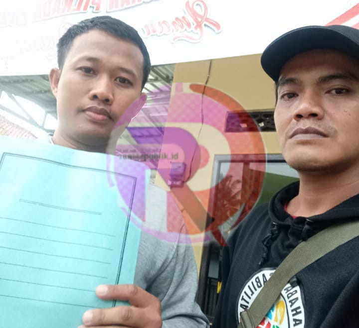 Foto dari kiri, pemilik rental motor Satria Aji, Lukman Prasetyo, dan Fathur. (Foto: Wahyudin/realitapublik.id)