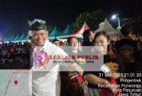 Salah satu aktivis turut meriahkan saat penampilan seni tradisional Bantengan di malam penutupan kegiatan pelestarian budaya bertajuk 