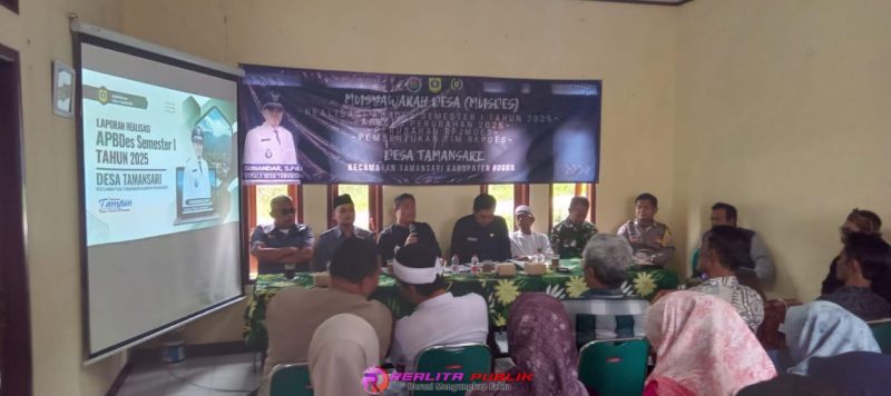 Musdes Tamansari terkait Laporan Realisasi APBDes Tahap I, di Aula Gedung PGRI Kecamatan Tamansari, Kabupaten Bogor. (Foto:Lucy/realitapublik.id) 