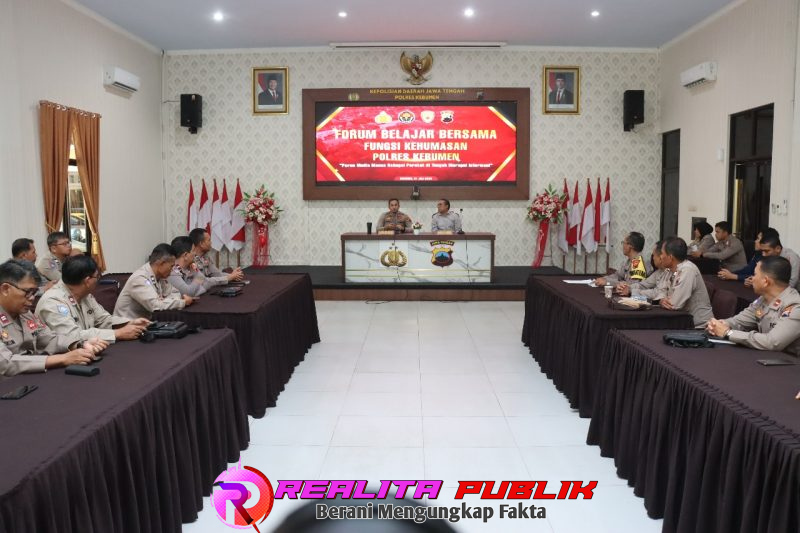 Polres Kebumen menggelar Latihan Peningkatan Kemampuan (Latkatpuan) kehumasan kepada personel,di Ruang Tribrata Polres Kebumen, Kamis 31 Juli 2025. (Foto: Humas Polres Kebumen)