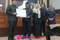 Surat telah ditandatangani oleh Rusdi Bupati, Samsul Ketua dan 3 Wakil DPRD Kabupaten Pasuruan (foto: Saichu realitapublik.id)