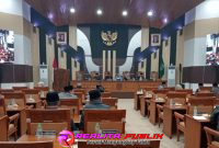 Ketua DPRD Kabupaten Pasuruan, Samsul Hidayat didampingi wakil ketua (foto: Saichu realitapublik.id)