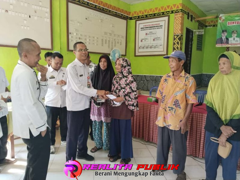 Penyaluran Bantuan Langsung Tunai Dana Desa (BLT-DD) Tahap III 2025 oleh Pemerintah Desa Margo Rejo, Kecamatan Kotabumi Utara, Kabupaten Lampung Utara. 