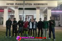 Ketua DPC Gardu Prabowo dan Anggota di Depan Gedung DPRD Kabupaten Kebumen (foto: Wahyu realitapublik.id)
