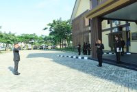 Kapolres Tubaba AKBP Sendi Antoni, S.I.K., M.I.K, memimpin langsung upacara peringatan Hari Kesaktian Pancasila yang dilaksanakan di Lapangan Upacara Mapolresta Tubaba, Rabu (01/10/2025) pagi.