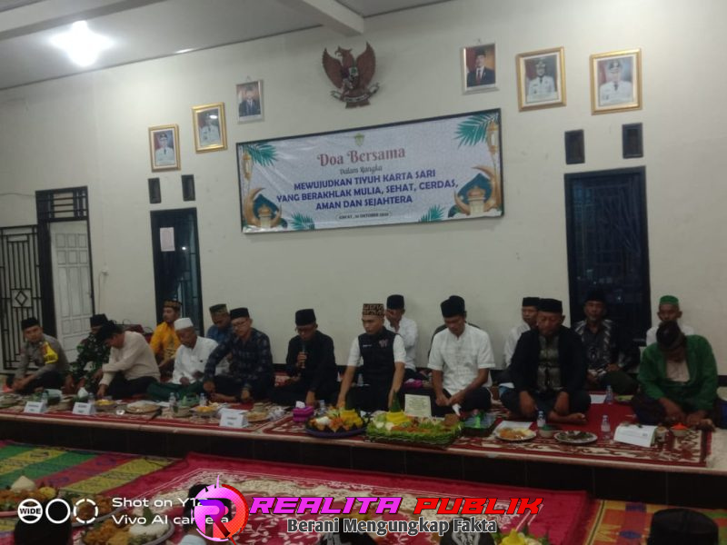 Acara doa bersama dalam rangka mewujudkan Tiyuh Karta Sari yang berakhlak mulia, cerdas, aman dan sejahtera, di Aula Tiyuh Karta Sari, Kecamatan Tulang Bawang Udik, Kabupaten Tulang Bawang Barat. (Photo: Rody Sandra/realitapublik.id)