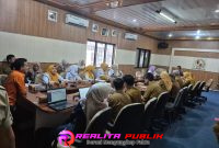 Pengurus FKHN Lampung Utara saat audensi dengan Ketua DPRD Lampung Utara didampingi Komisi I dan IV, serta Kepala OPD Kabupaten Lampung Utara di Kantor DPRD Kabupaten Lampung Utara. (Photo: Rody Candra/realitapublik.id)