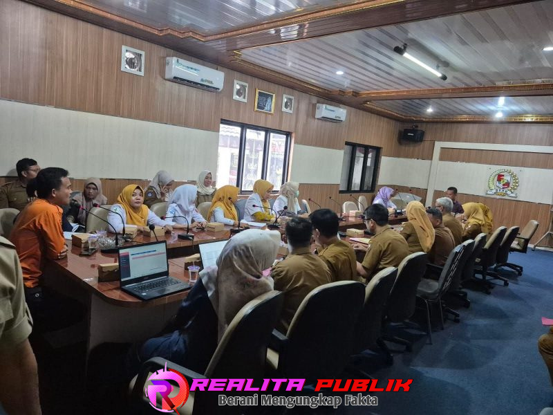 Pengurus FKHN Lampung Utara saat audensi dengan Ketua DPRD Lampung Utara didampingi Komisi I dan IV, serta Kepala OPD Kabupaten Lampung Utara di Kantor DPRD Kabupaten Lampung Utara. (Photo: Rody Candra/realitapublik.id)